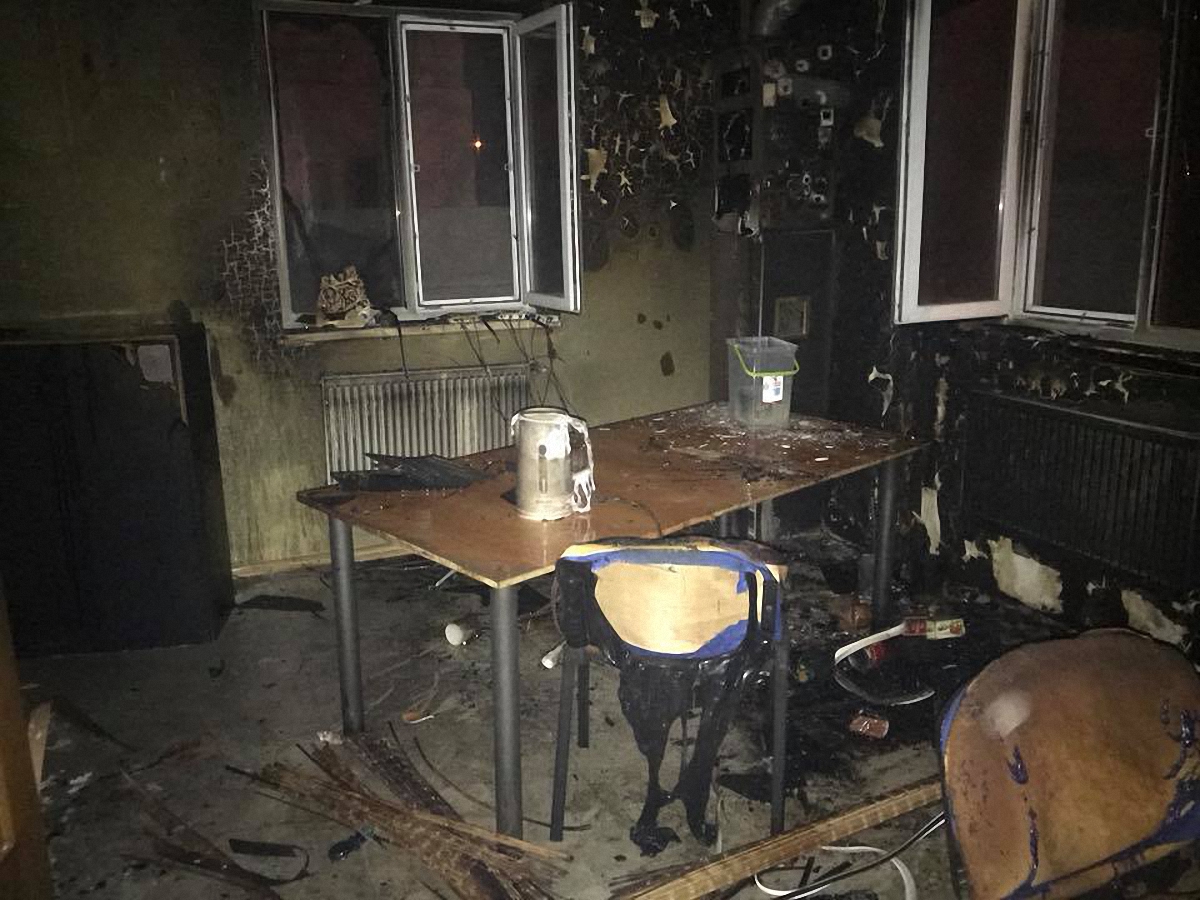 В Ровно подожгли офис журналистов-расследователей - фото 1