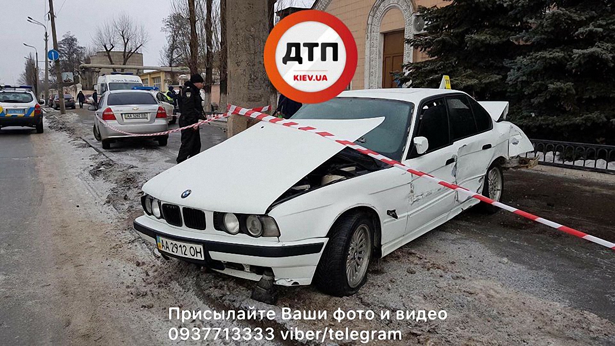 На ул. Хоткевича автомобиль сбил пешехода  - фото 1