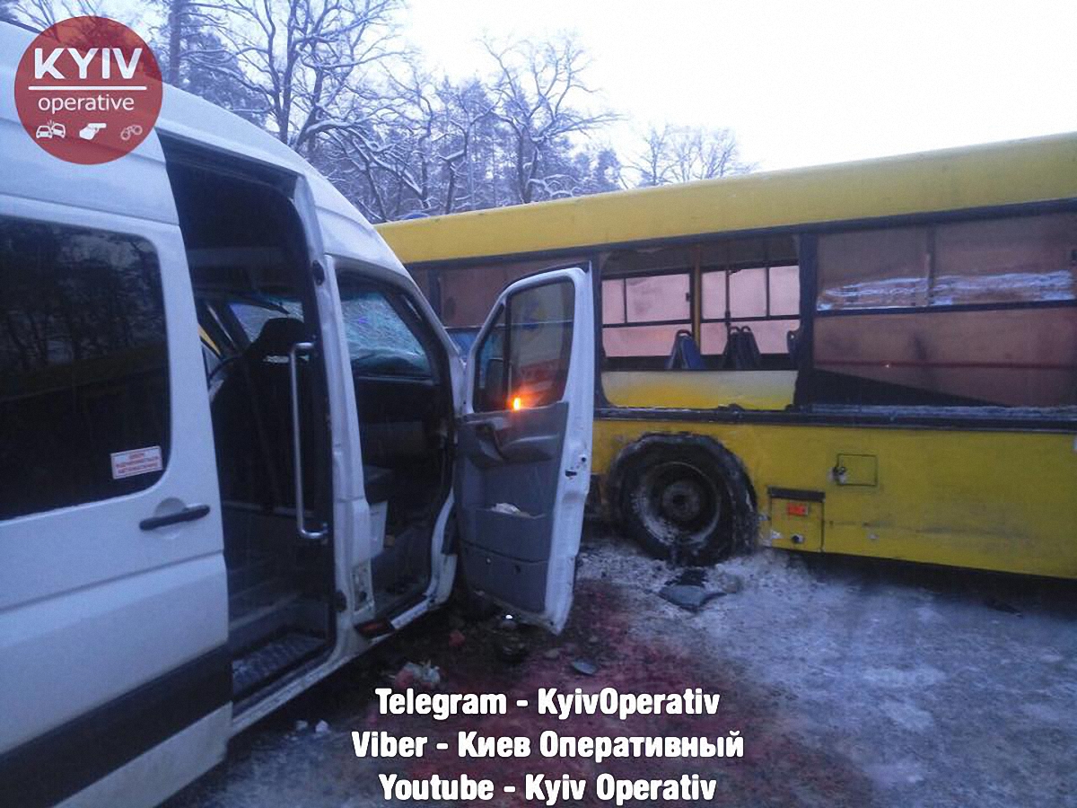 Автобус и маршрутка столкнулись под Киевом 2 марта 2018 года - фото 1