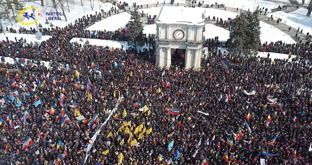 Марш унионистов в Румынии собрал десятки тысяч - фото 1