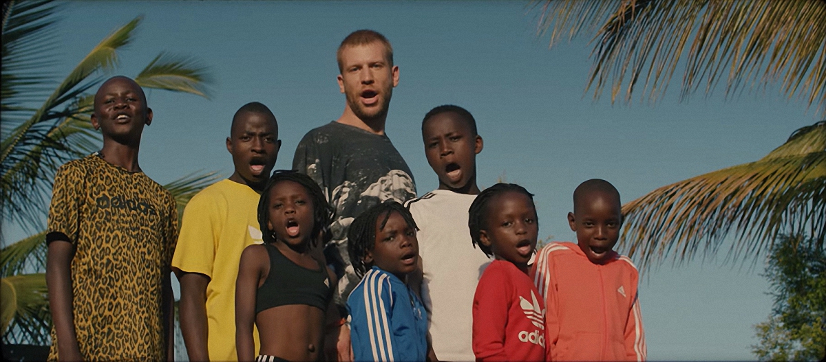 Иван Дорн подался в Африку для съемки нового клипа - фото 1