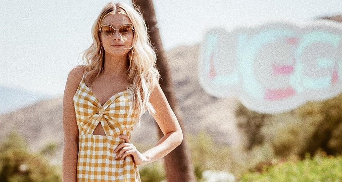 Coachella-2018: Сестра Кейт Мосс засветила грудь в провокационном наряде - фото 1