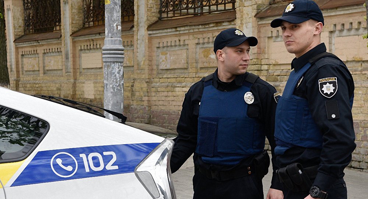 Полицейские Крыма разыскивают почти шесть тысяч коллаборантов - фото 1