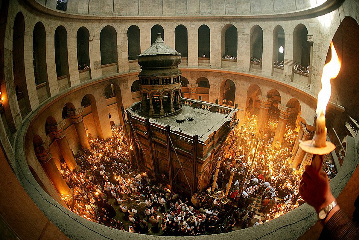 Иерусалиме сошел Благодатный  огонь  - фото 1
