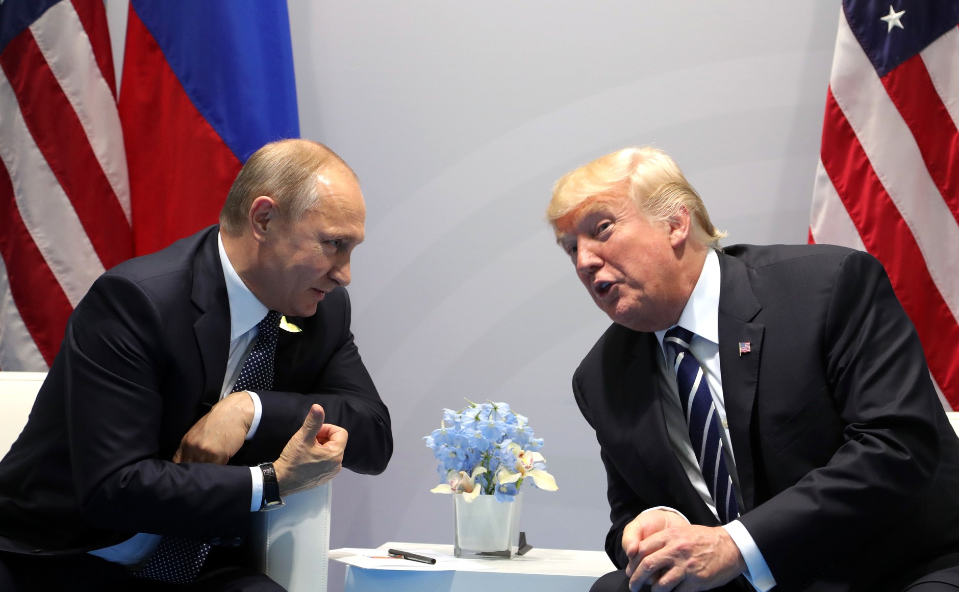 Трамп и Путин обсудили возможность встречи - фото 1