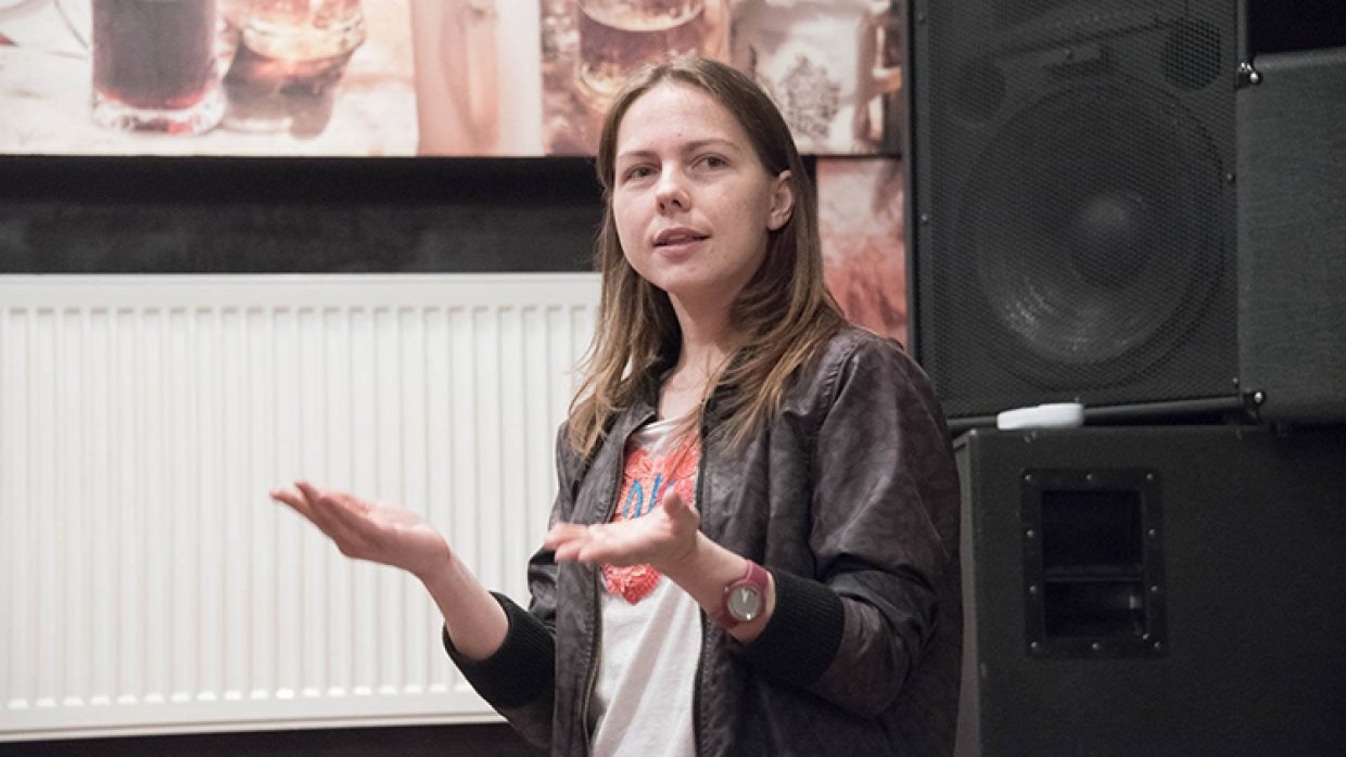 Вера Савченко принесла торт своей голодающей сестре - фото 1