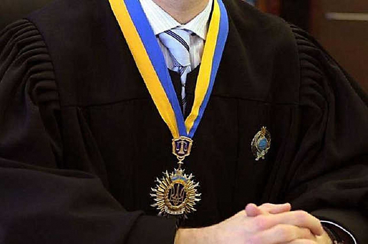 Предавший Украину судья сбежал из "ДНР" - фото 1