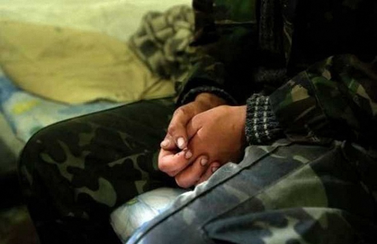 Украинские военные взяли в плен боевика - фото 1