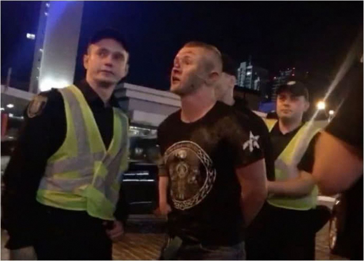 В Киеве напали на фанатов Ливерпуля - фото 1