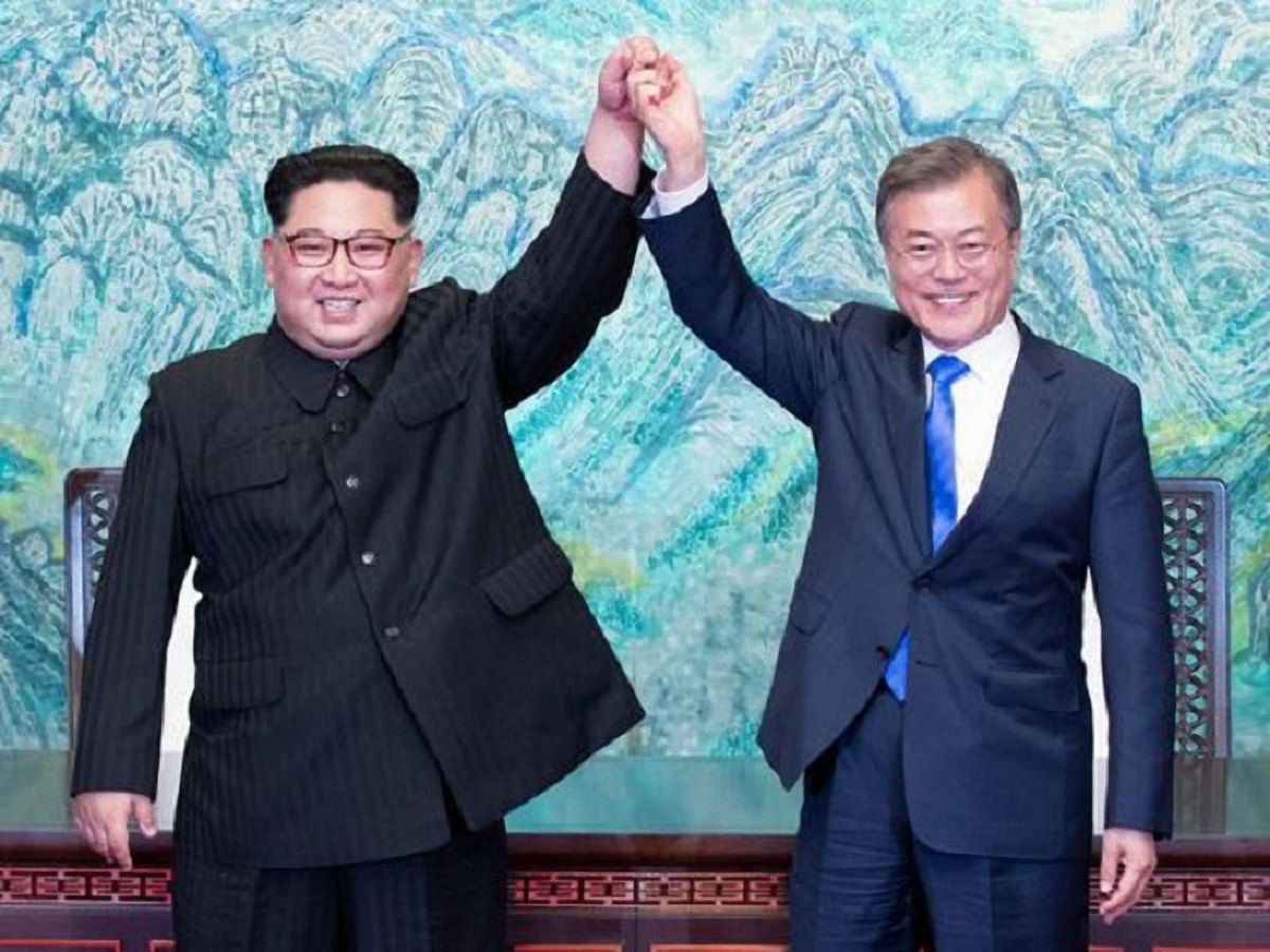 Лидеры Северной и Южной Корей в будущем будут встречаться регулярно - фото 1