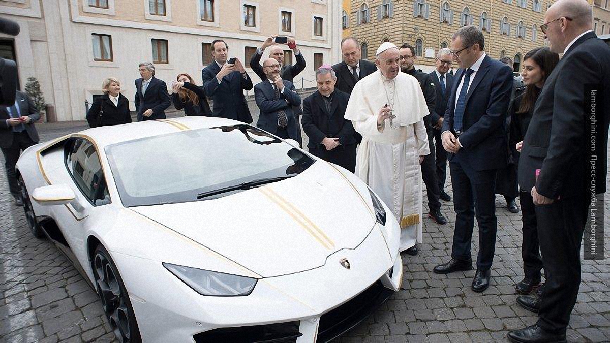 На аукционе в Монако продали Lamborghini Папы Римского - фото 1