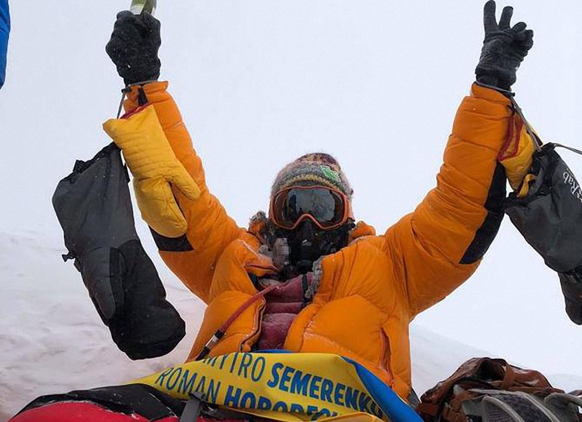Украинских альпинистов сняли с Эвереста - фото 1