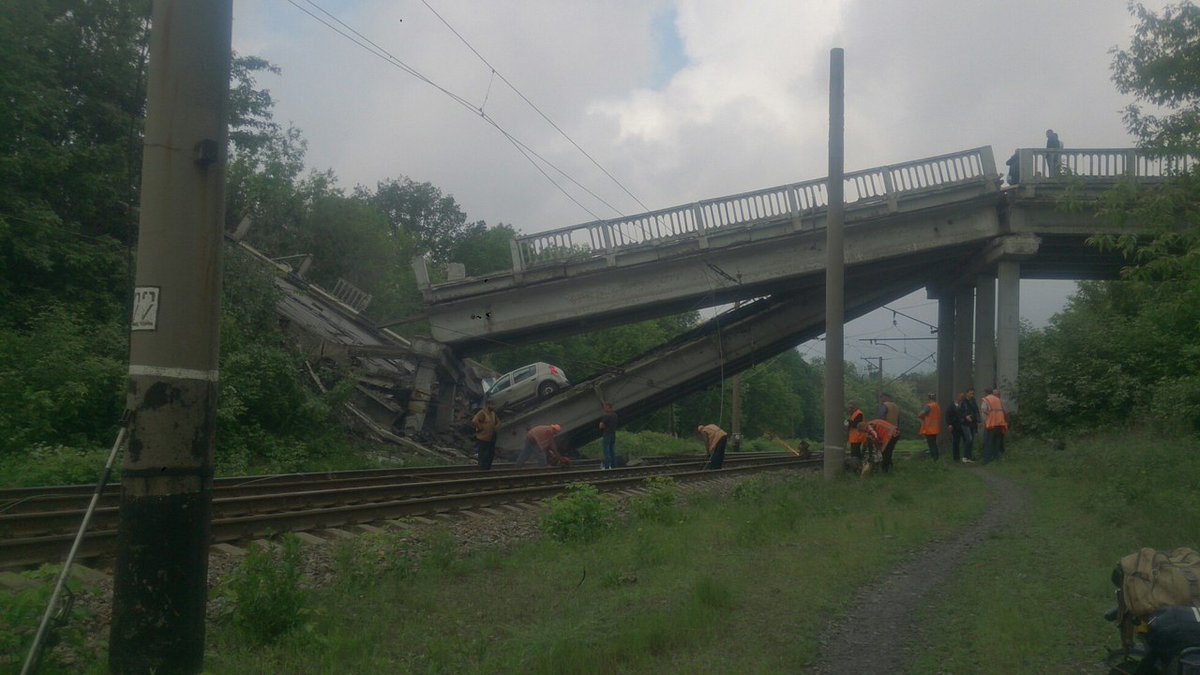 В "ЛНР" взорвали мост - фото 1