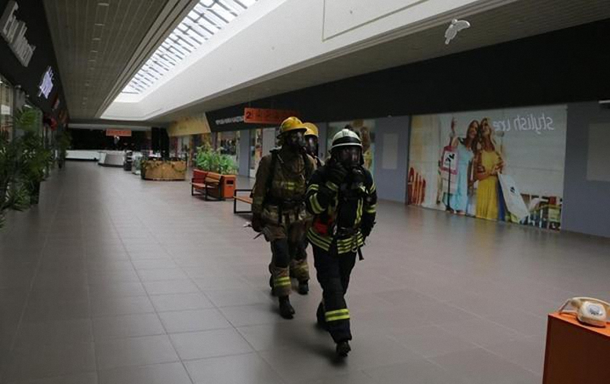 Спасатели хотят закрыть 405 объектов, где нарушены правила пожарной безопасности - фото 1