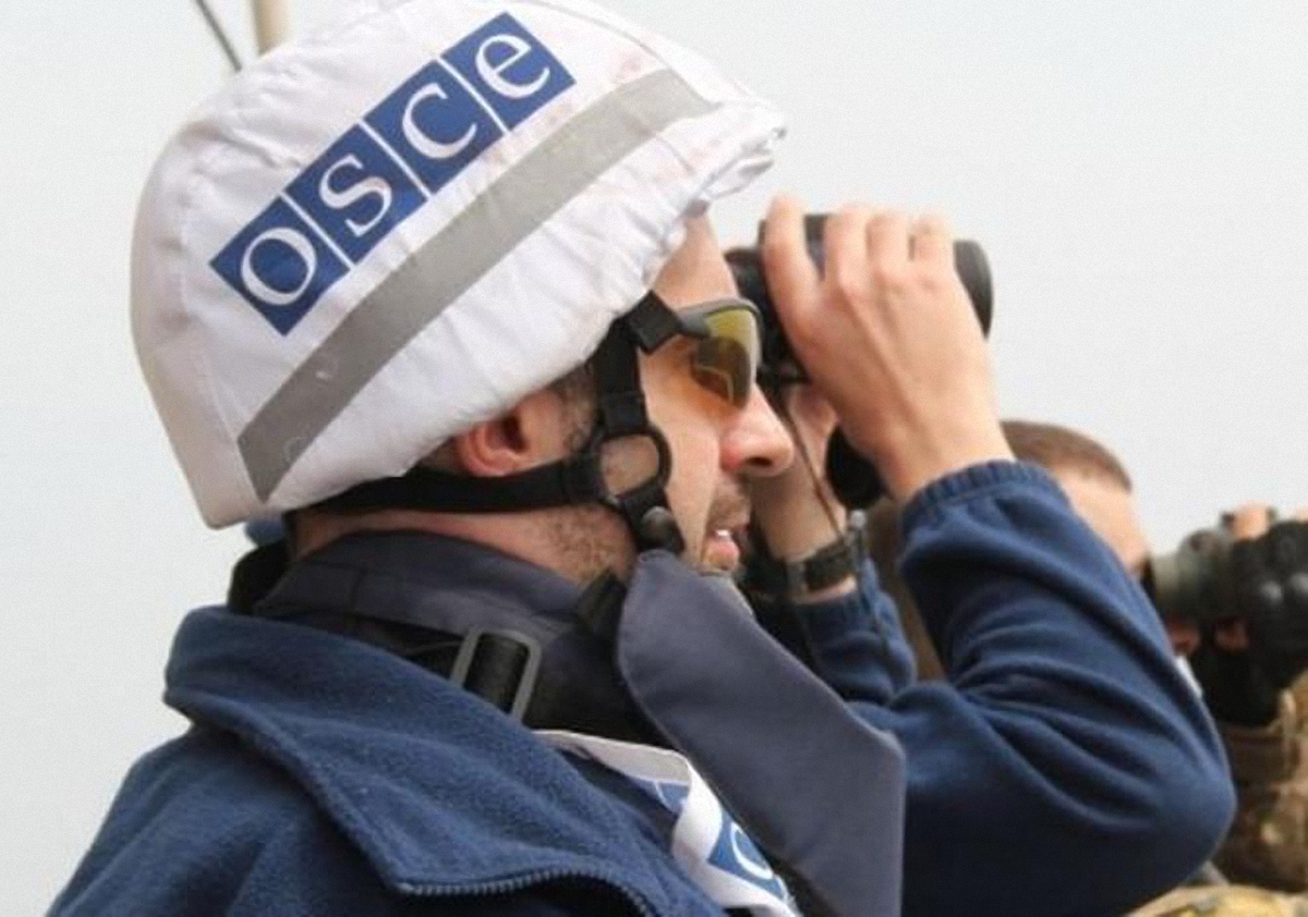 Наблюдатели ОБСЕ всегда сбегают в случае опасности - фото 1