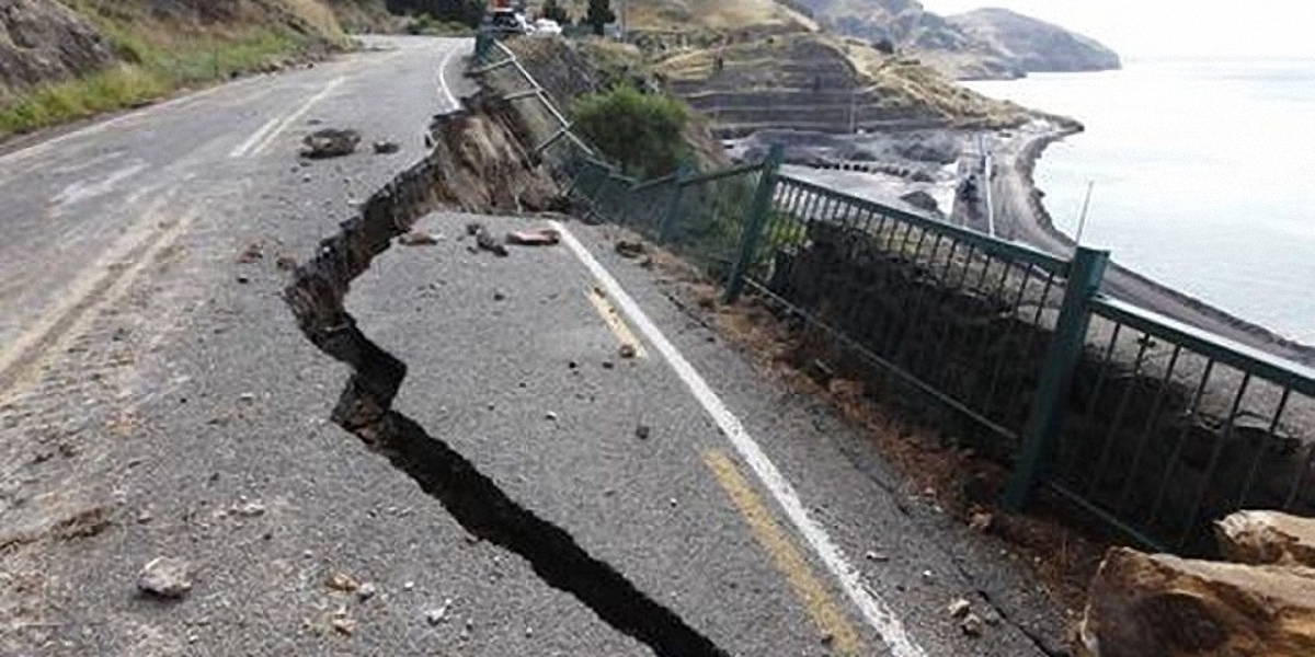 В Японии произошло мощнейшее землетрясение - фото 1