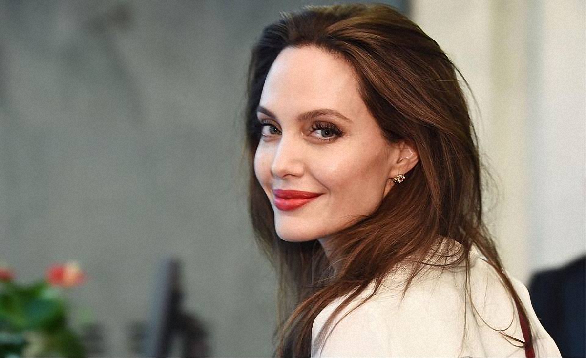 Анджелина Джоли в четвертый раз собралась замуж - фото 1