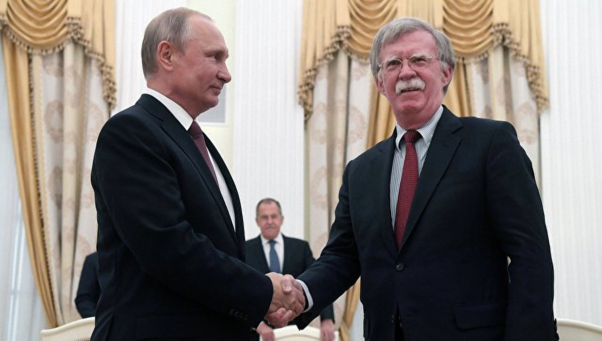 Болтон и Путин договорились о саммите США-РФ - фото 1