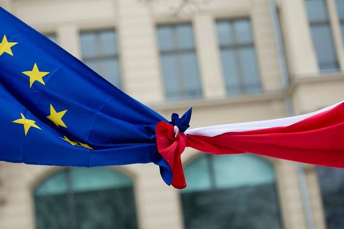 ЕС приступает к введению санкций против Польши - фото 1