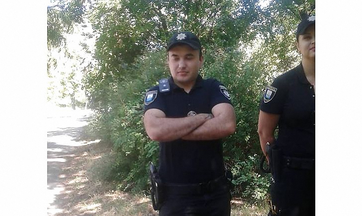 Мариупольский полицейский с улыбкой переспрашивал, кто такой Сенцов - фото 1