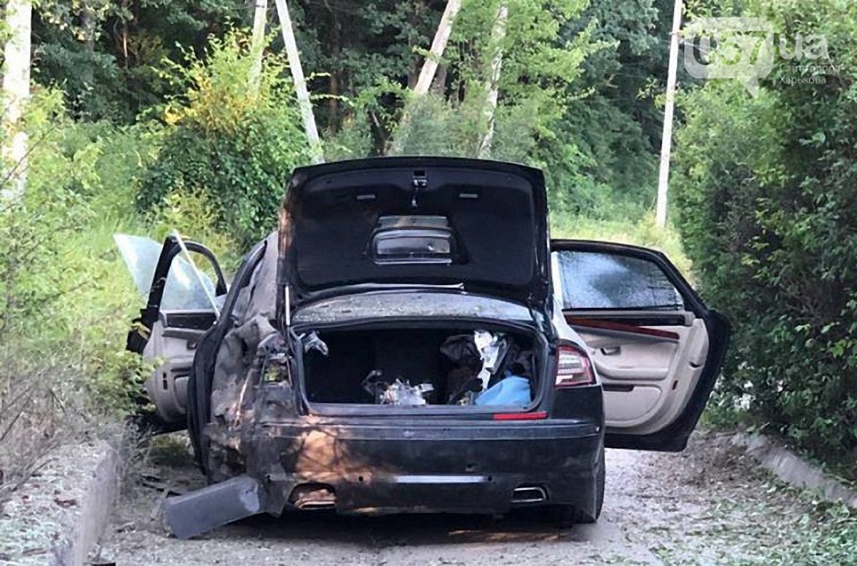 В Харькове взорвали автомобиль - фото 1