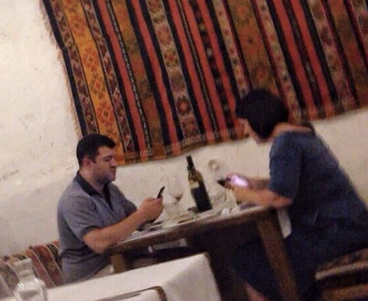 Насирова заметили с налоговой начальницей в ресторане  - фото 1