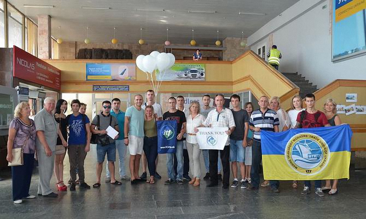 Украинские моряки вернулись домой - фото 1