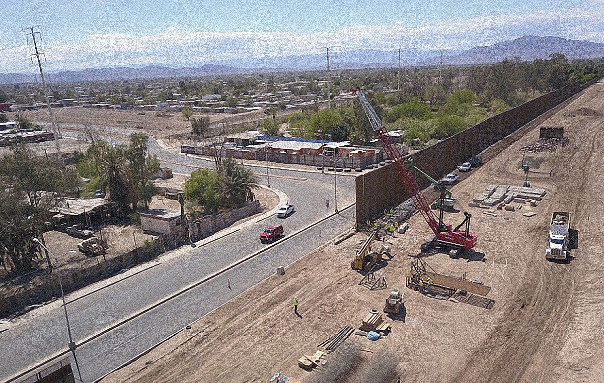 В США начали строить стену на границе с Мексикой - фото 1