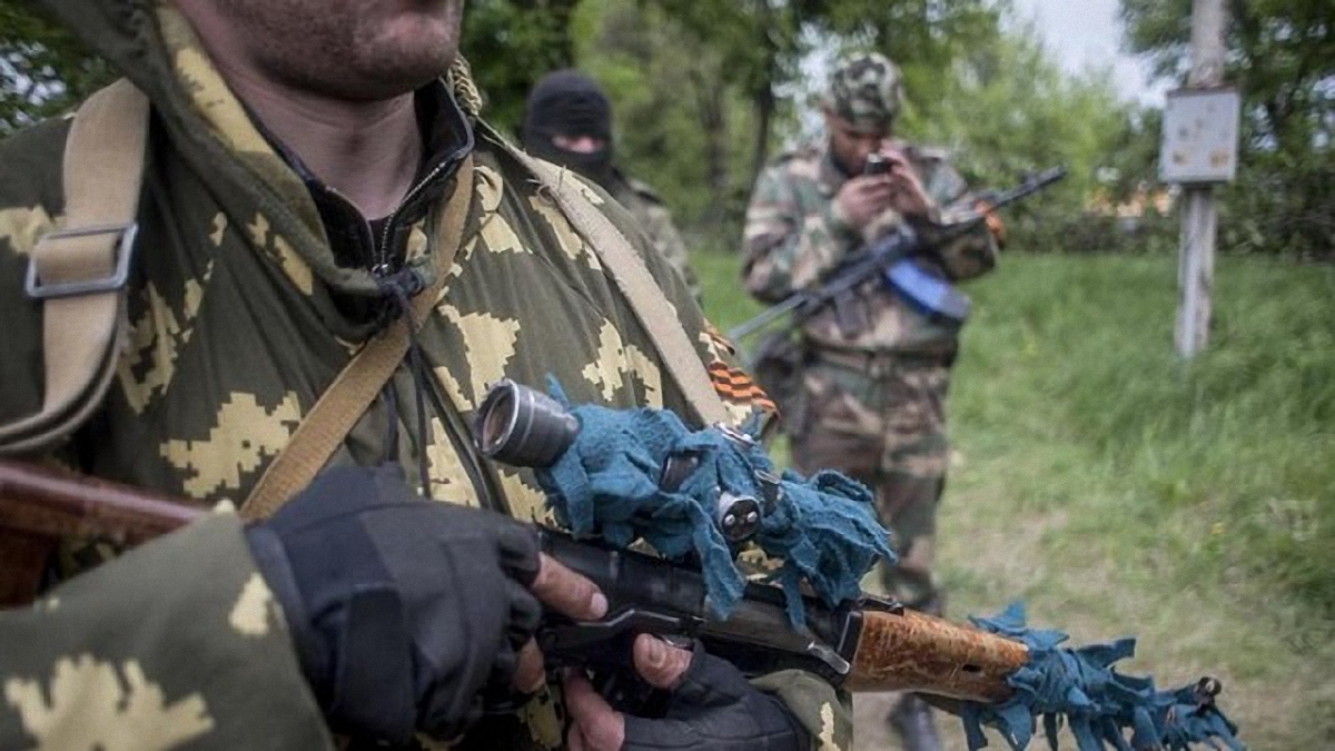 На Донбассе боевики арестовывают мирных жителей - фото 1