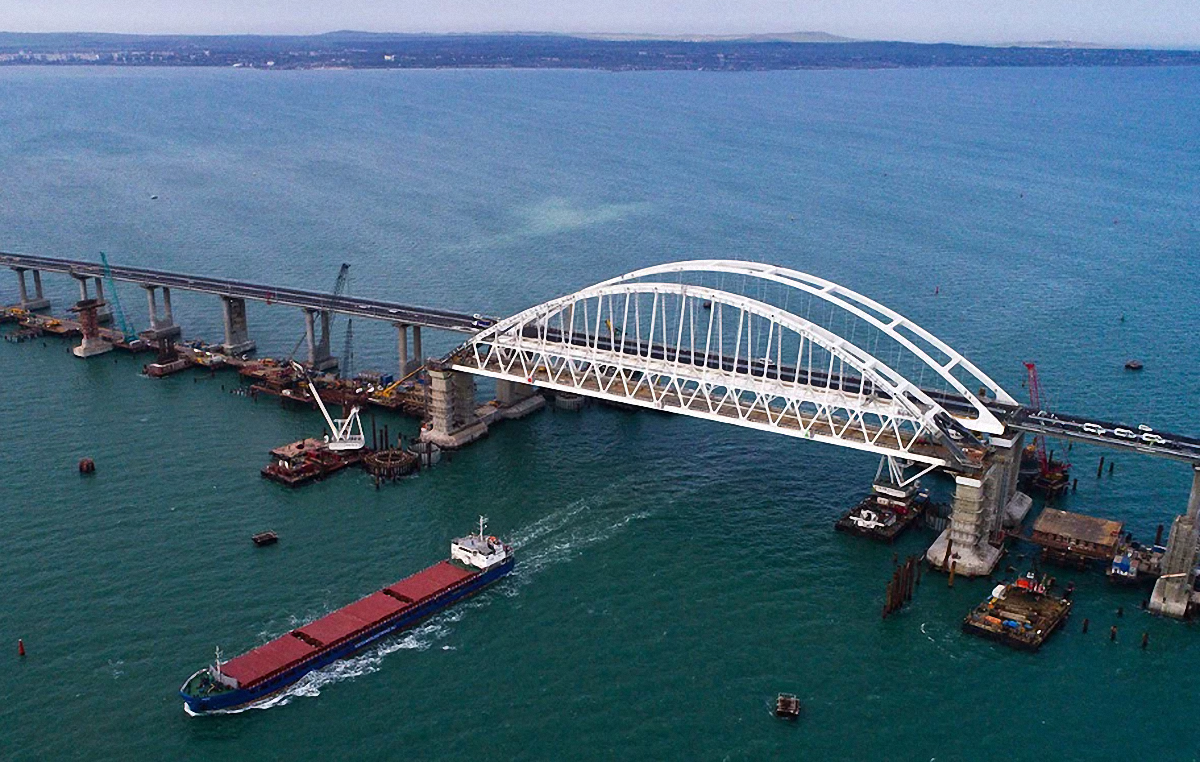 Російська блокада Азовського моря триває - фото 1