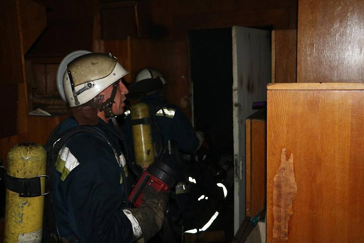 Спасатели не допустили распространения огня на соседние корпуса больницы - фото 1