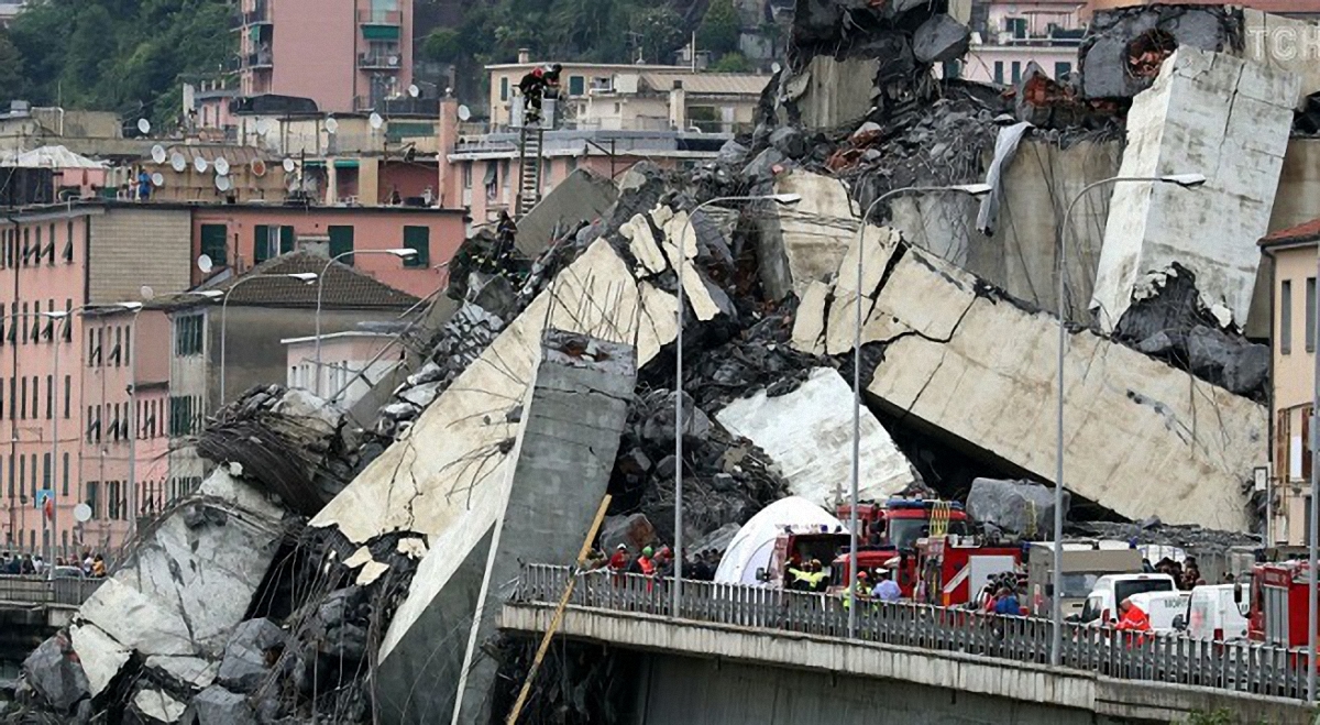 Обвал моста в Генуе: в Италии объявили чрезвычайное положение - фото 1