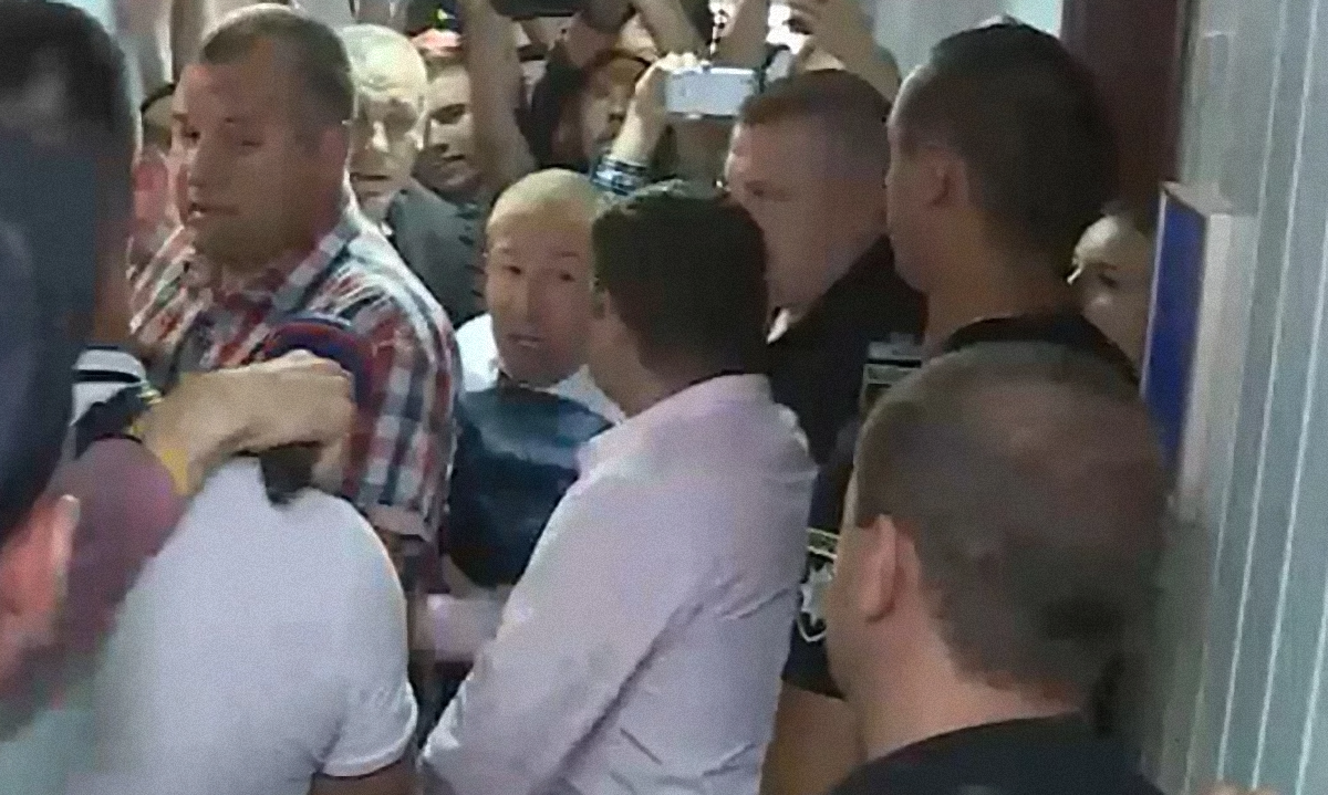 Адвокатов Януковича могут посадить - фото 1