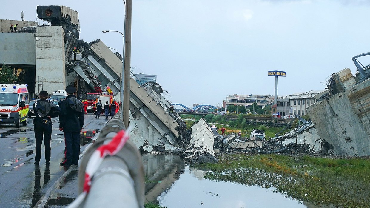 Власти требуют от компании отремонтировать разрушенный мост за свой счет - фото 1
