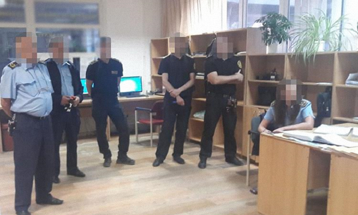 На Закарпатской таможне провели обыски с задержаниями - фото 1