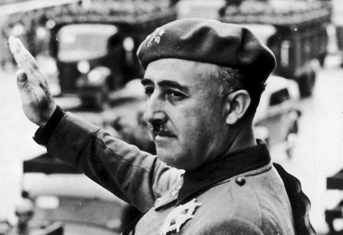 В Испании перезахоронят останки диктатора Френсиса Франко - фото 1