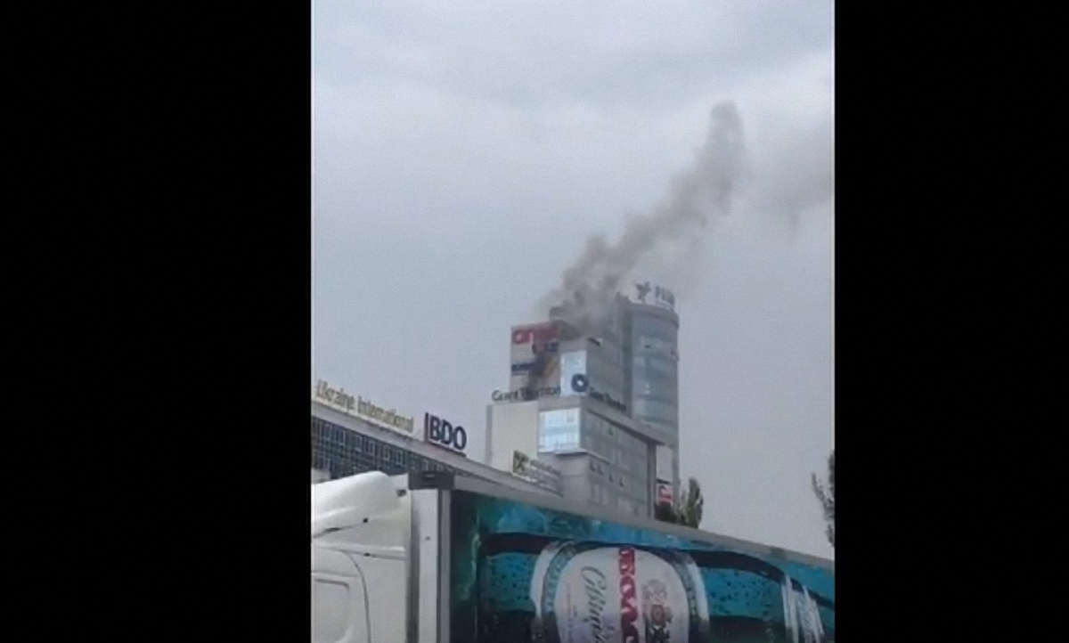 Пожар в киевском бизнес-центре ликвидировали за 15 минут - фото 1