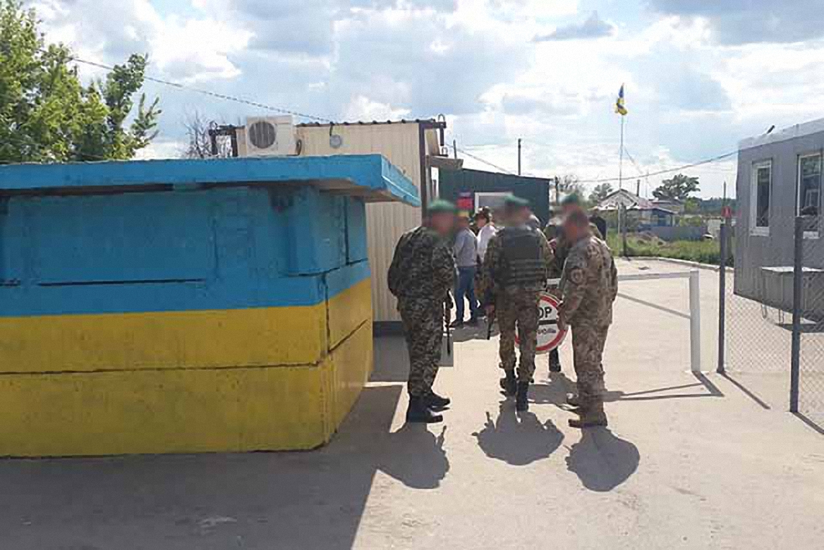В Станице Луганской пункт пропуска закрыли на ремонт - фото 1