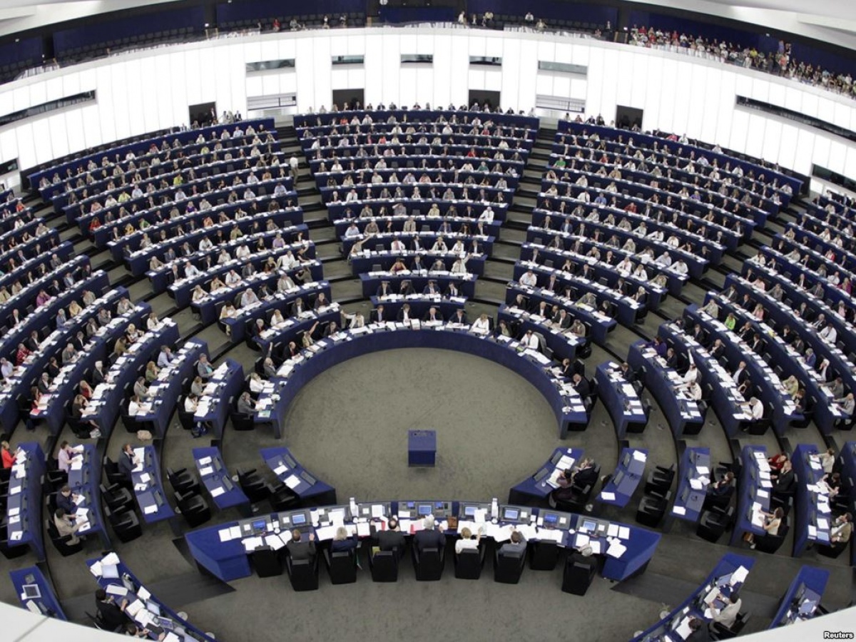 Глава МИД Венгрии назвал такое решение Европарламента мелкой местью  - фото 1
