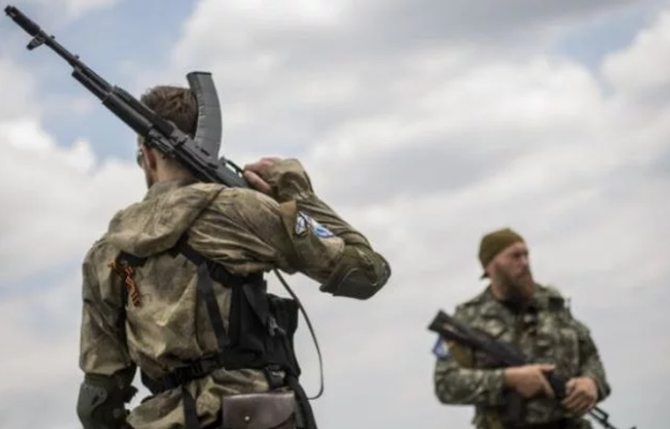 Российские войска продолжают обстрелы на Донбассе - фото 1