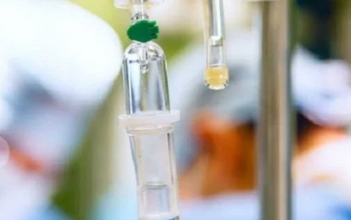 После обеда в ресторане Могилев-Подольского в больницу попали 23 взрослых и ребенок - фото 1