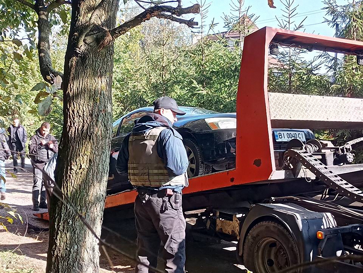 Автомобиль титушек оказался полностью набитым ценными вещеми семьи - фото 1