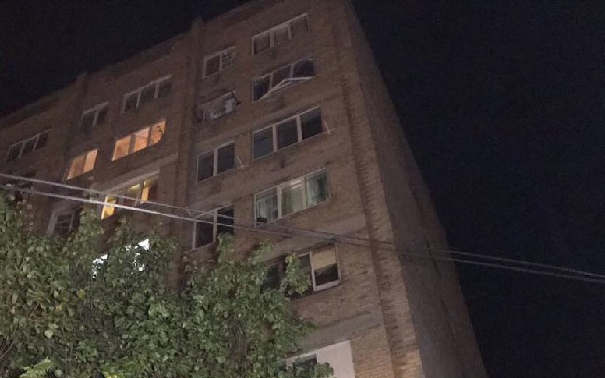 На Борщаговке в многоэтажке произошел взрыв газа - фото 1