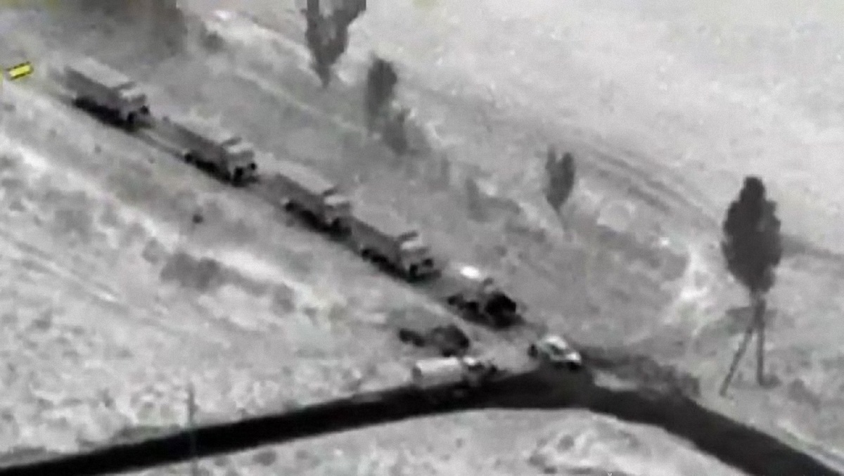 На Донбассе зафиксировали колонны грузовиков боевиков - фото 1