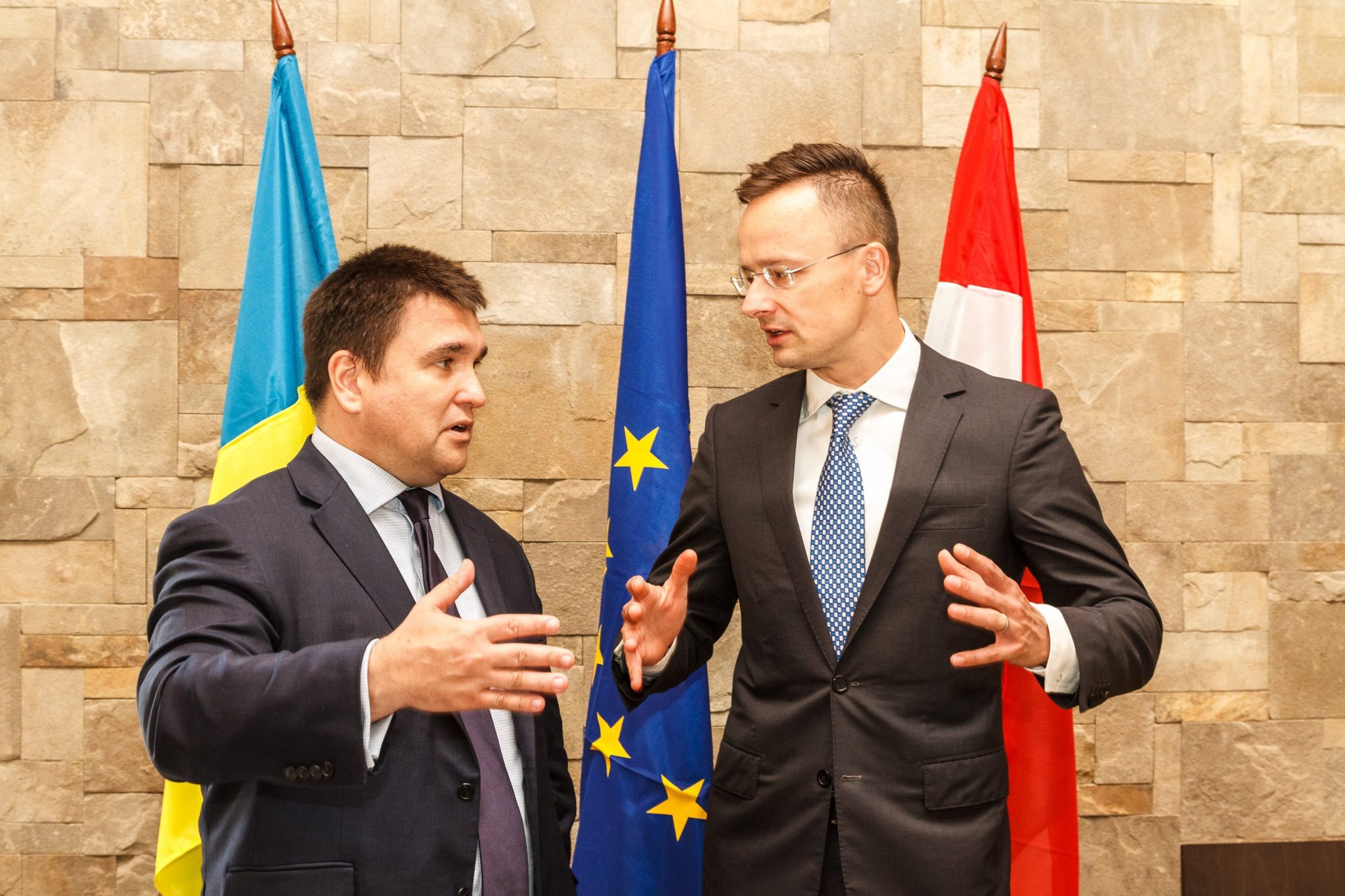 Встреча Климкина и Сийярто: Венгрия продолжит блокировать комиссию Украина-НАТО - фото 1