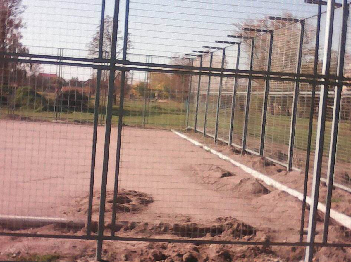 Депутаты скрыли договор о строительстве футбольной площадки - фото 1