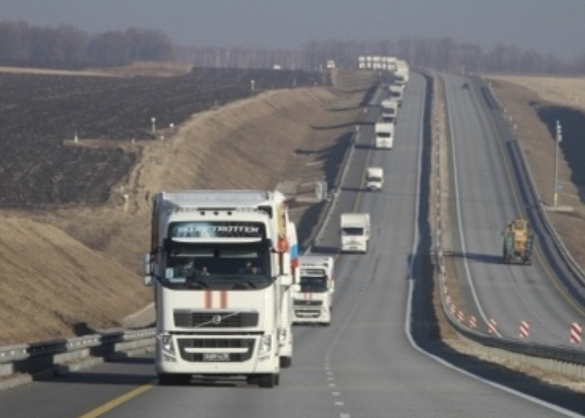 На Донбассе зафиксировали грузовики для террористов - фото 1