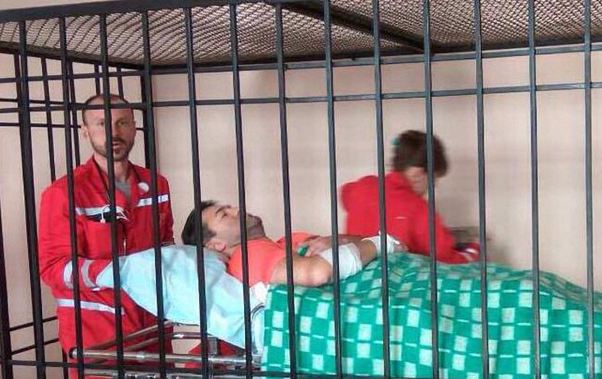 Прокурорам осталось зачитать 383 страницы обвинительного акта - фото 1