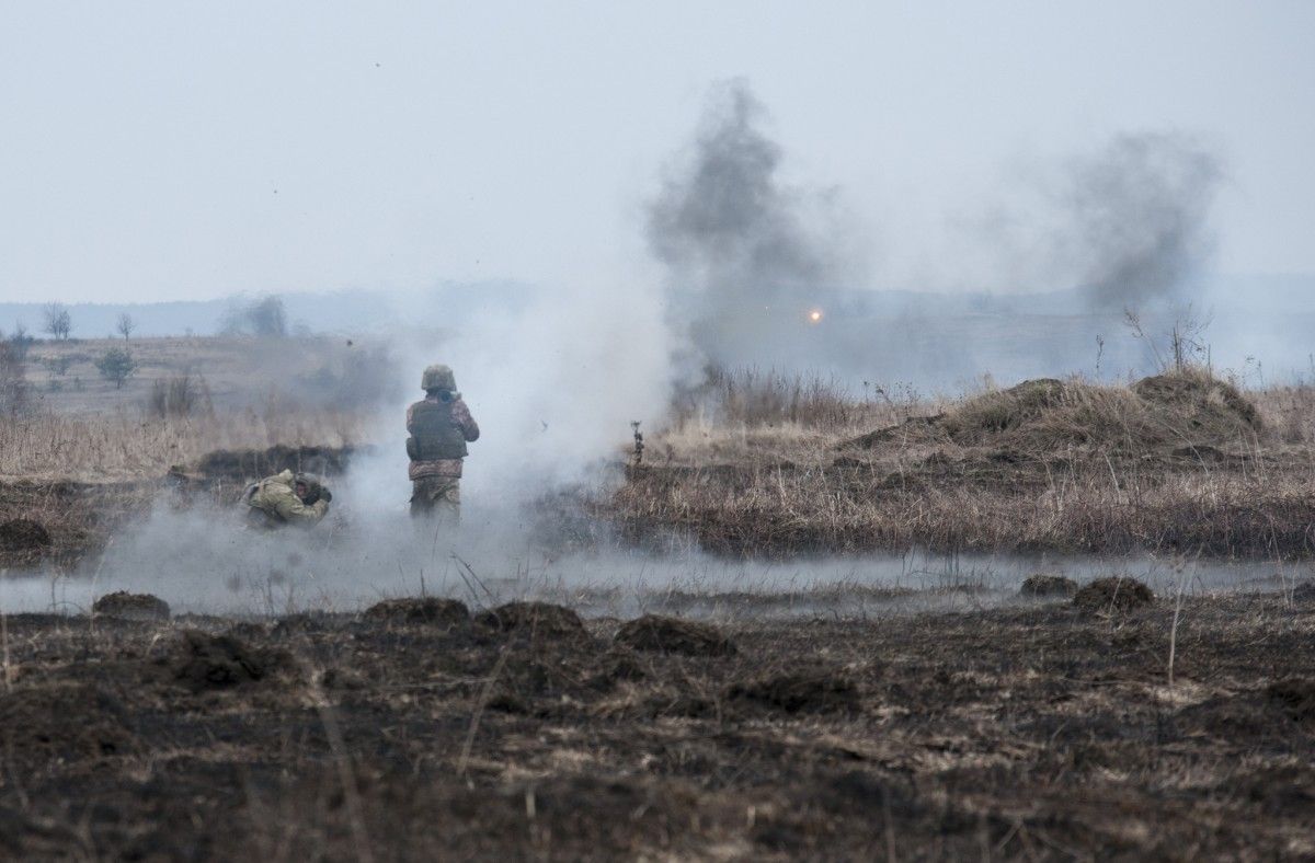 Украинские военные отвечали террористам огнем на поражение - фото 1