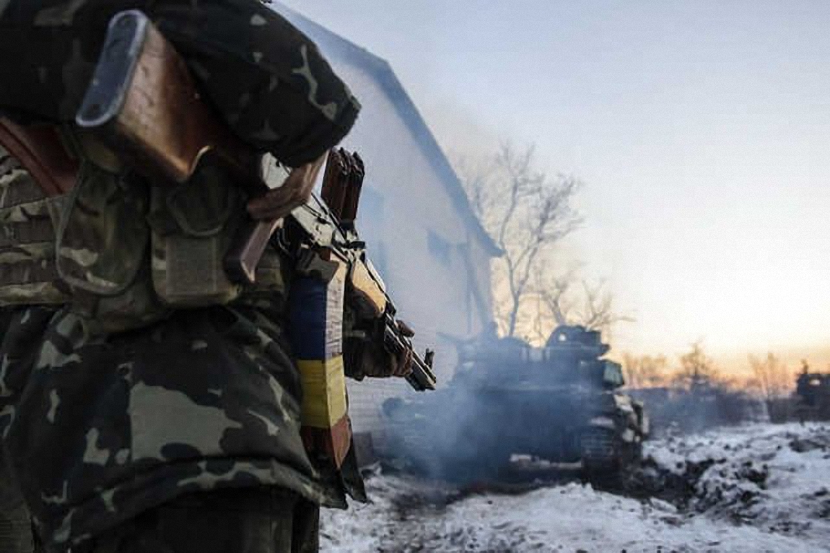 Трое украинских военных получили ранения в столкновениях с террористами - фото 1